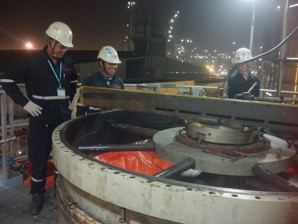 Cung cấp dịch vụ tiện mặt bích đường ống, thiết bị