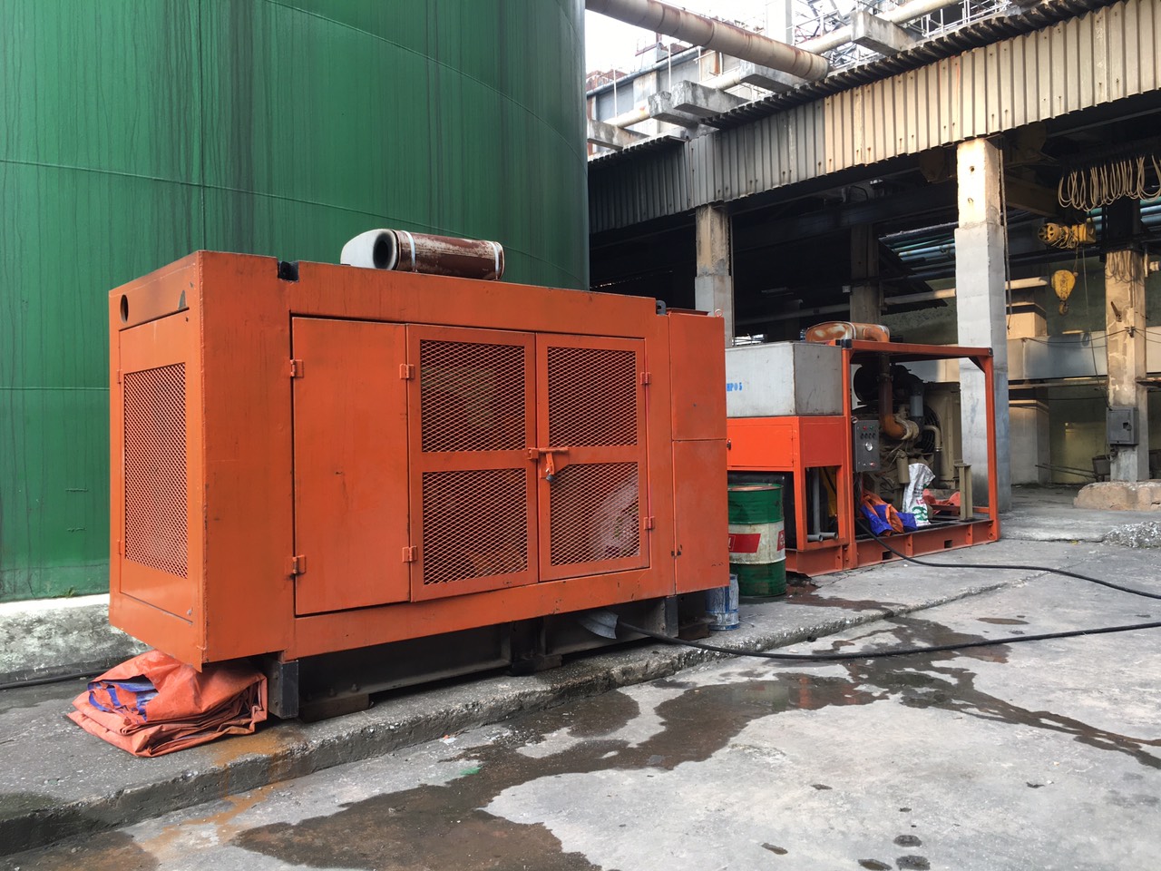 Cleaning steam turbine heat exchanger