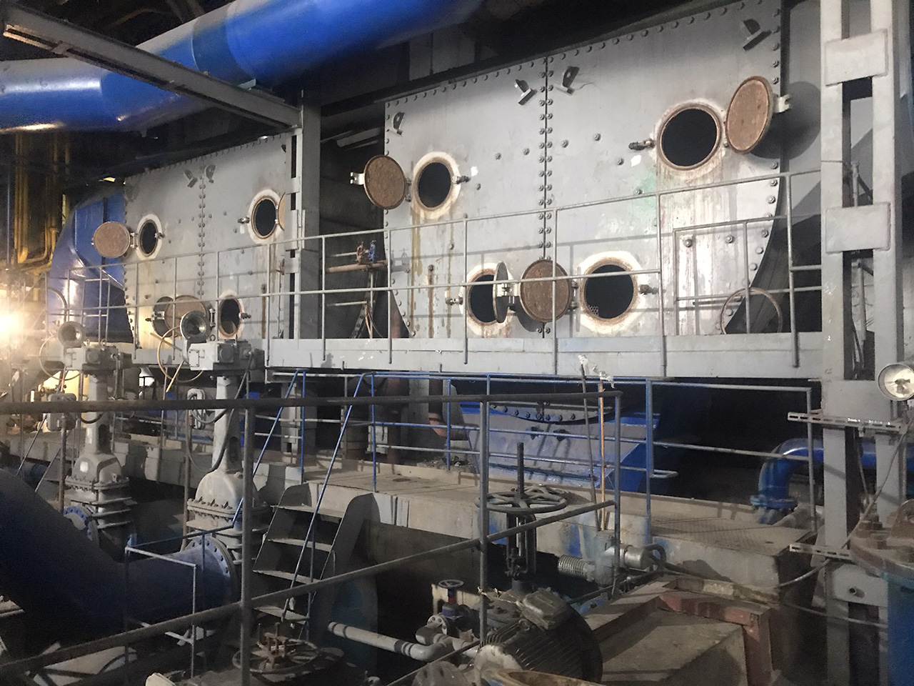 Cleaning steam turbine heat exchanger
