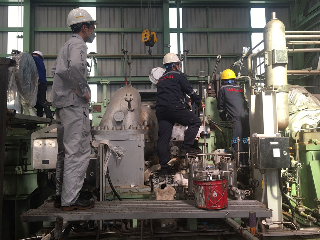 Providing turbine major maintenance service