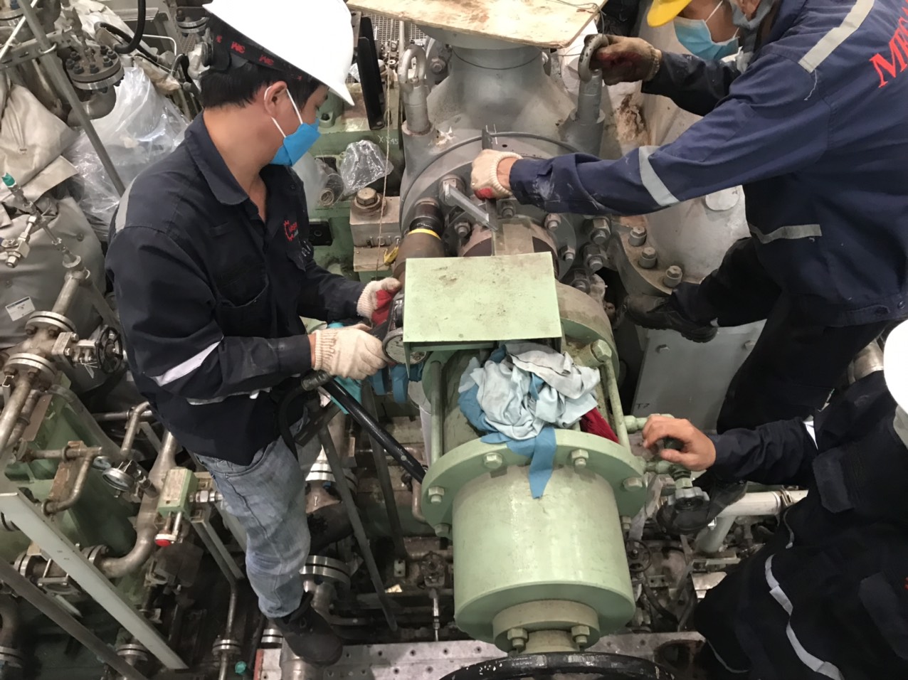 Providing turbine major maintenance service
